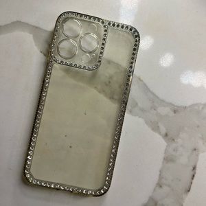 blinged out phone case , little use but got tan very fast:(